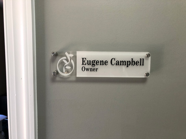 Why Acrylic Name Plates are the Perfect Choice for Professional Offices